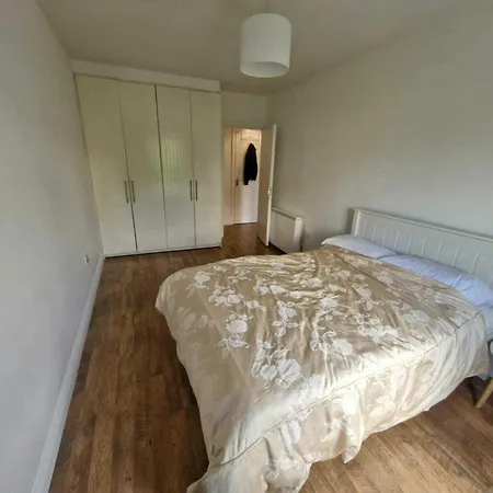 Spacious Bright Modern With Garden Apartment *